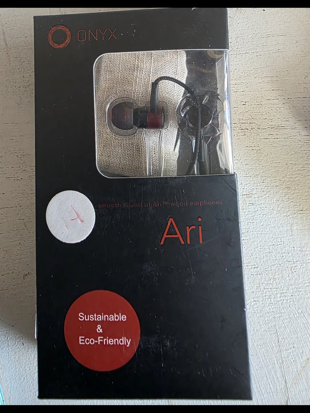 Onyx Ari Wired Earphones in Black and Red